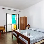 Apartamento Mira Pirovac