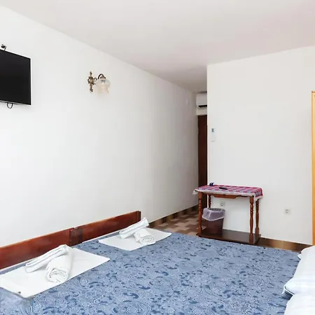 Mira Apartment *